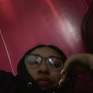 Meet your Posher, Karla